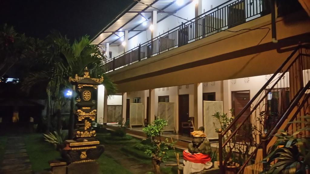Puji Homestay Ματαράμ Εξωτερικό φωτογραφία