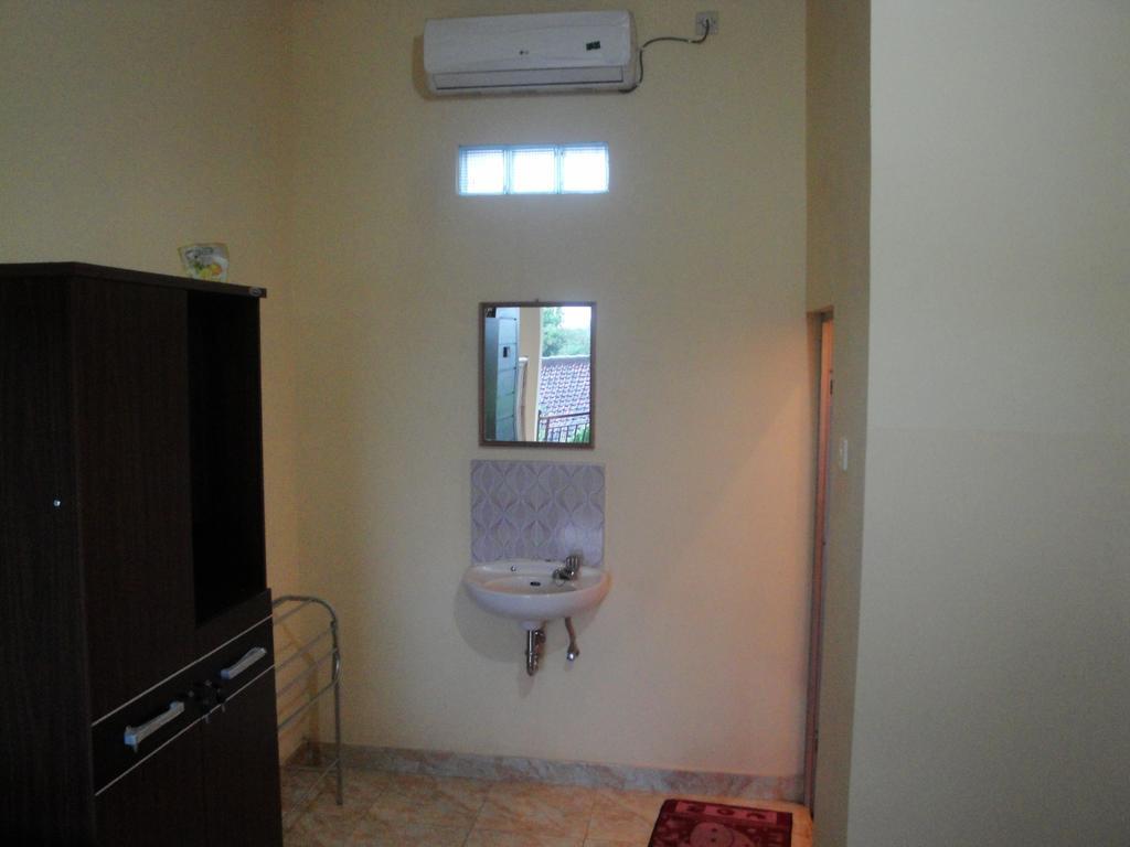 Puji Homestay Ματαράμ Εξωτερικό φωτογραφία